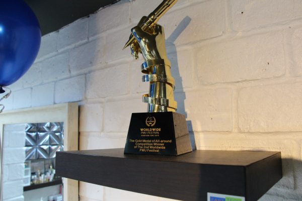 แชมป์โลกสาวสวยหนึ่งเดียวของคนไทยคว้ารางวัลชนะเลิศอันดับที่ 1 การแข่งขันสักคิ้ว ตา ปาก ชิงแชมป์โลกงาน Worldwide PMU 2017