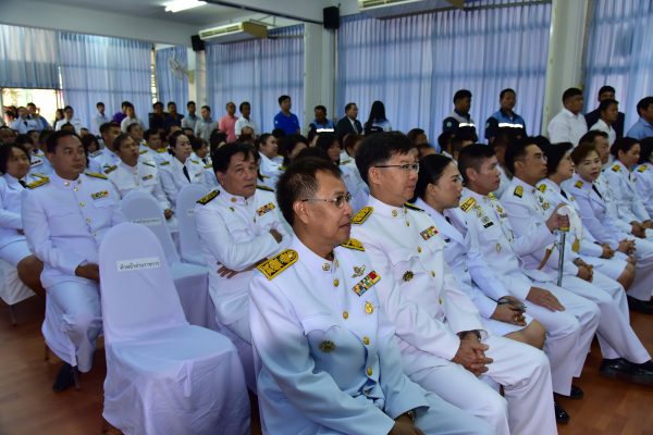 นครปฐม จัดพิธีถวายเครื่องราชสักการะเนื่องในวันมาตรฐานฝีมือแรงงาน