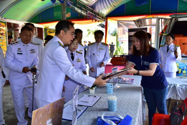 นครปฐม จัดพิธีถวายเครื่องราชสักการะเนื่องในวันมาตรฐานฝีมือแรงงาน