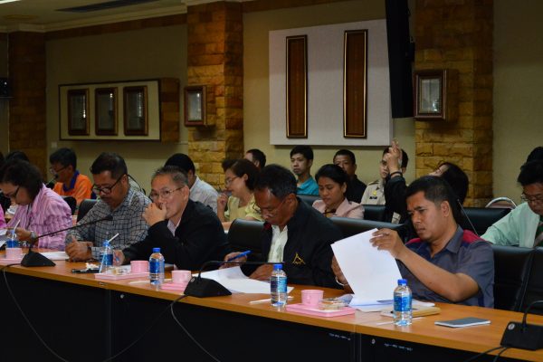 จังหวัดนครปฐมเตรียมความพร้อมหน่วยงานทุกภาคส่วนในดำเนินการป้องกันและลดอุบัติเหตุทางถนนช่วงเทศกาลสงกรานต์ ประจำปี 2561