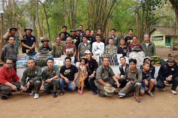 กลุ่มเพื่อน 23 ทำดีด้วยใจ มอบวิทยุสื่อสารเป้เดินป่าอุปกรณ์ยังชีพ ให้ศูนย์ศึกษาธรรมชาติและสัตว์ป่ากาญจนบุรี
