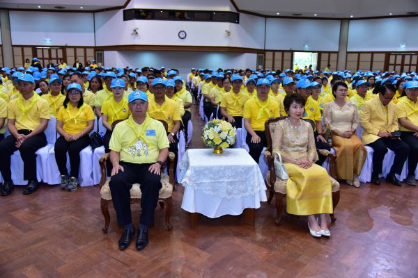 ผู้ว่าราชการจังหวัดนครปฐม นำพสกนิกรชมการถ่ายทอดสดกิจกรรมในช่วงพระราชพิธีเสด็จพระราชดำเนินเลียบพระนคร โดยขบวนพยุหยาตราทางชลมารค เนื่องในพระราชพิธีบรมราชาภิเษก พุทธศักราช 2562