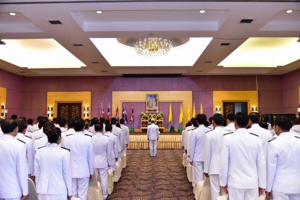 พิธีรับพระราชทานพระบรมฉายาลักษณ์ พระบาทสมเด็จพระเจ้าอยู่หัว และสมเด็จพระนางเจ้าฯพระบรมราชินี