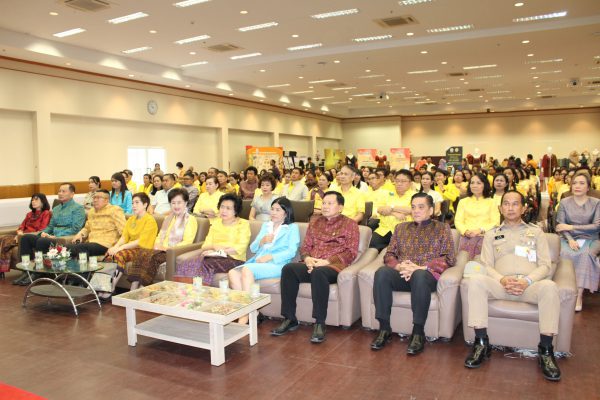 ประธานสภาสตรีฯ ปลุกคนไทยสวมใส่ผ้าไทยรักษาเอกลัษณ์ทางวัฒนธรรม