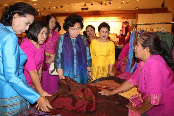 สภาสตรีแห่งชาติฯเดินหน้ารณรงค์สืบสาน อนุรักษ์ศิลป์ผ้าถิ่นไทย ดำรงไว้ในแผ่นดิน