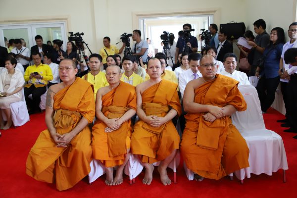 รัฐมนตรีประจำสำนักนายกรัฐมนตรีแถลงข่าวสวดมนต์ข้ามปี 2563  “สวดมนต์พุทธวิถี เสริมบารมี เริ่มสิ่งดี รับปีใหม่”
