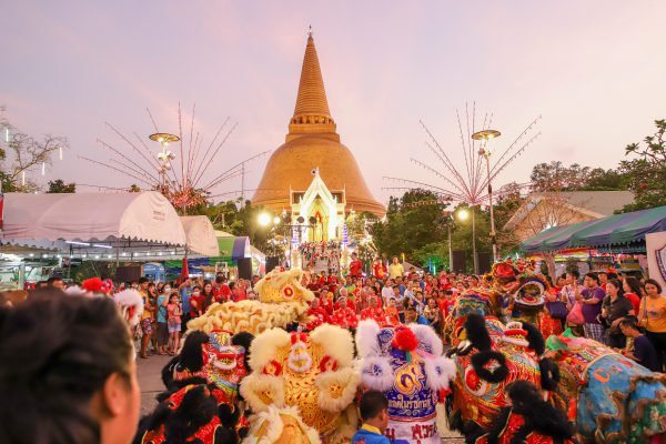 รัฐมนตรี ว่าการกระทรวงพาณิชย์ เป็นประธานเปิดงานหอการค้านครปฐมแฟร์ 2020