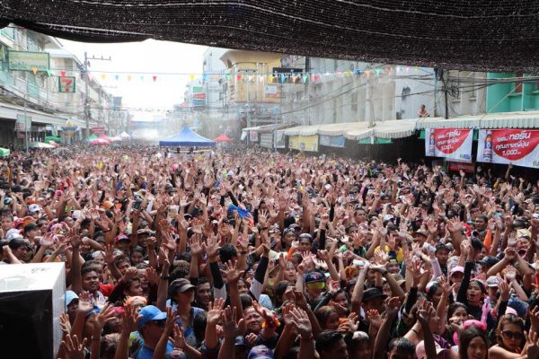 ทน.เจดีย์ใหญ่ งดจัดสงกรานต์”ถนนข้าวหมูแดง” เกรง ปชช.ติดไวรัส