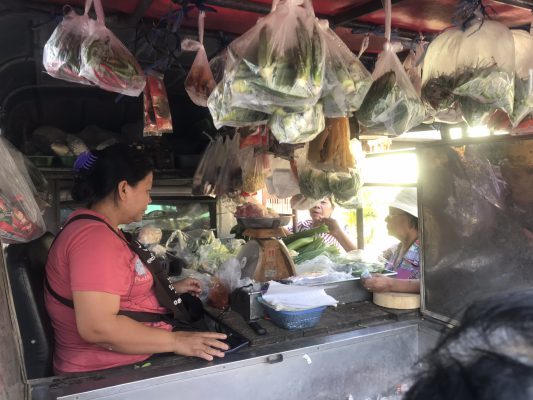 รถเร่ขายกับข้าวตามบ้านขายดีหลังโควิดระบาด ปชช.ไม่ออกจากบ้าน