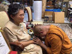 หลวงพี่น้ำฝนให้คติธรรม วันแม่ วันนี้ไม่สายที่จะทำดีเพื่อแม่ แต่แค่วันนี้เท่านั้น