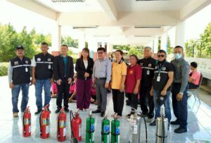 ราชบุรี ศูนย์ตอบโต้ภัยพิบัติจังหวัดราชบุรี ร่วมกับ สำนักป้องกันบรรเทาสาธารณภัย กรุงเทพฯ พร้อมวิทยากร ฝึกซ้อมแผนดับเพลิงและฝึกซ้อมอพยพหนีไฟให้กับโรงเรียนหินสี