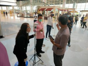 มท.1 สั่งคุมเข้ม งาน “OTOP City 2020” ป้องกันการแพร่ระบาดโรคติดเชื้อไวรัสโควิด -19 คัดกรองตรวจวัดอุณหภูมิ ย้ำตั้งการ์ดสูง ให้ผู้มาเที่ยวชมงานและผู้ประกอบการ สวมหน้ากากอนามัยตลอดเวลา พร้อมแจกเจลแอลกอฮอลล์ตลอดงาน