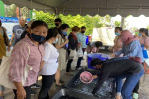 สุพรรณบุรี เปิดพื้นที่ขายกุ้ง ปลอดโควิด-19 ประมงรับรอง มีใบตรวจยืนยันไร้โควิด