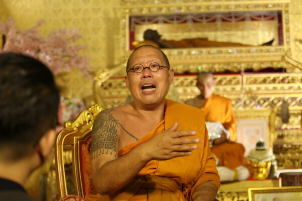 นครปฐม หลวงพี่น้ำฝน เตือนตีนแมวย่องเบาเงินวัดเป็นกรรมหนัก