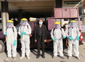 เทศบาลเมืองสุพรรณบุรี งดกิจกรรมวันเด็ก พร้อมปูพรมฉีดพ่นน้ำยาฆ่าเชื้อ หลังพบไทม์ไลน์ผู้ป่วยเข้าไปในพื้นที่