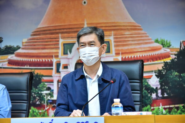 ผู้ว่าฯ นครปฐม กำชับเจ้าหน้าที่สร้างความเข้าใจและปฏิบัติตามกฎหมายว่าด้วยการสาธารณสุข เพื่อควบคุมการแพร่ระบาดโควิด-19