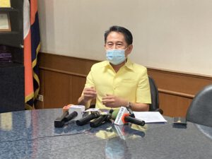 พ่อเมืองสุพรรณบุรี ขอความร่วมมือเดินทางออกพื้นที่ขอหนังสือรับรอง