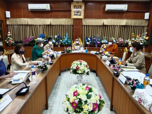 พลเรือโท เชษฐา ใจเปี่ยม ประธานกรรมการสถานศึกษาขั้นพื้นฐานโรงเรียนสตรีวัดระฆัง/โฆษกกองทัพเรือ เป็นประธาน การประชุมคณะกรรมการสถานศึกษาขั้นพื้นฐาน