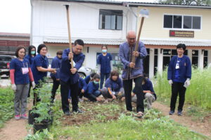 จังหวัดเลย...น้อมนำแนวพระราชดำริของสมเด็จพระกนิษฐาธิราชเจ้ากรมสมเด็จพระเทพรัตนราชสุดาฯ สยามบรมราชกุมารี ด้วยการสร้างวัฒนธรรมปลูกพืชผักสวนครัว ส่งเสริมการปลูกผักให้เป็นไปอย่างต่อเนื่อง สู่ปฏิบัติการ 90 วัน ปลูกผักสวนครัวเพื่อสร้างความมั่นคงด้านอาหารรอบ 2 ภายใต้แนวคิด ปลูกผัก ปลูกรัก ฮักแพง แบ่งปันกันเลย