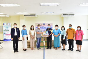 จังหวัดนครปฐม จัดกิจกรรมจิตอาสามอบอาหารกล่องให้กับเจ้าหน้าที่และบุคลากรทางการแพทย์ ตลอดจนผู้สัมผัสเสี่ยงสูง และประชาชนที่ได้รับผลกระทบจากการแพร่ระบาดของโรคติดเชื้อไวรัส