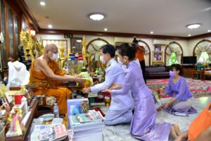 นครปฐม พิธีพระราชทานผ้าไตรถวายแด่เจ้าอาวาสวัดพระปฐมเจดีย์