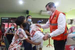 * นิพนธ์ * ลงใต้ช่วยผู้ประสบภัยน้ำท่วม จ.นราธิวาส ระดมทุกหน่วยเร่งช่วยเหลือประชาชน ย้ำดูแลความปลอดภัยทุกชีวิตพร้อมสั่งเร่งเยียวยาผู้ได้รับผลกระทบโดยเร็วที่สุด